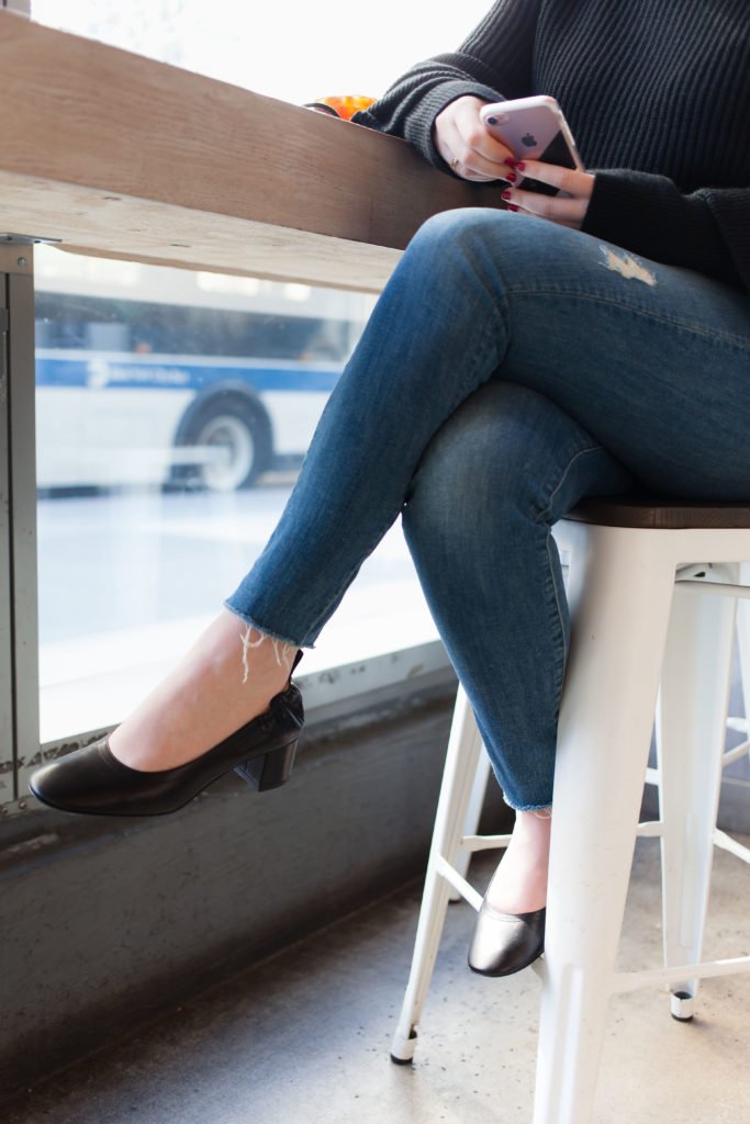 The Everlane Day Heel on blogger Meghan Donovan of wit & whimsy