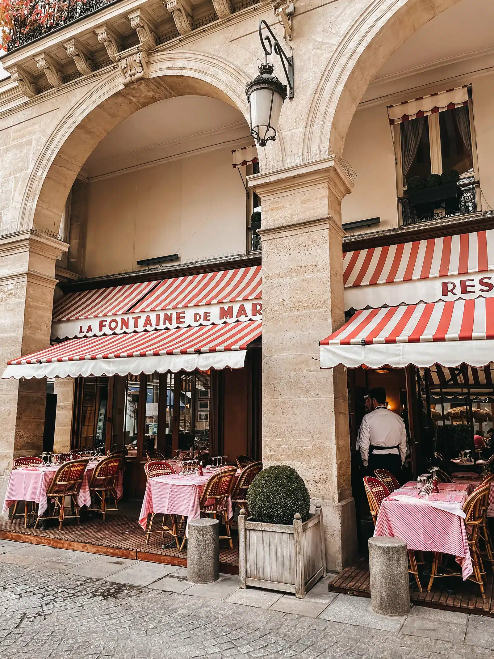 Cafe near Eiffel Tower