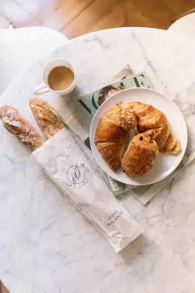 Baguette Croissant Petit Dejeuner