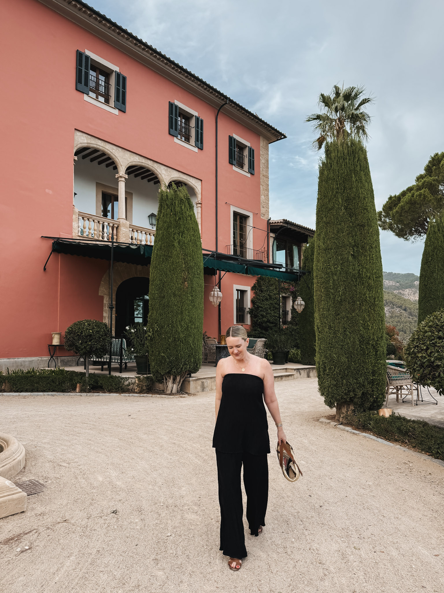 How to Style Trousers Summer Outfit