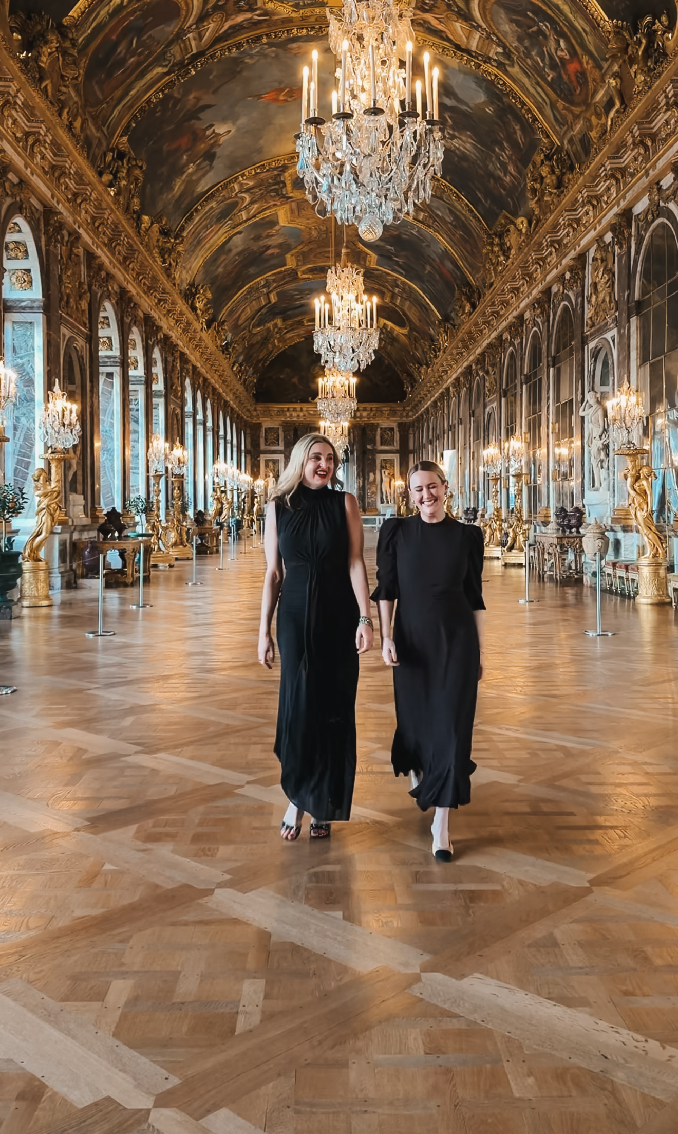 What to Pack for a Girls' Trip to Paris What to Pack for a Girls' Trip to Paris - Low block heels or elegant sandals